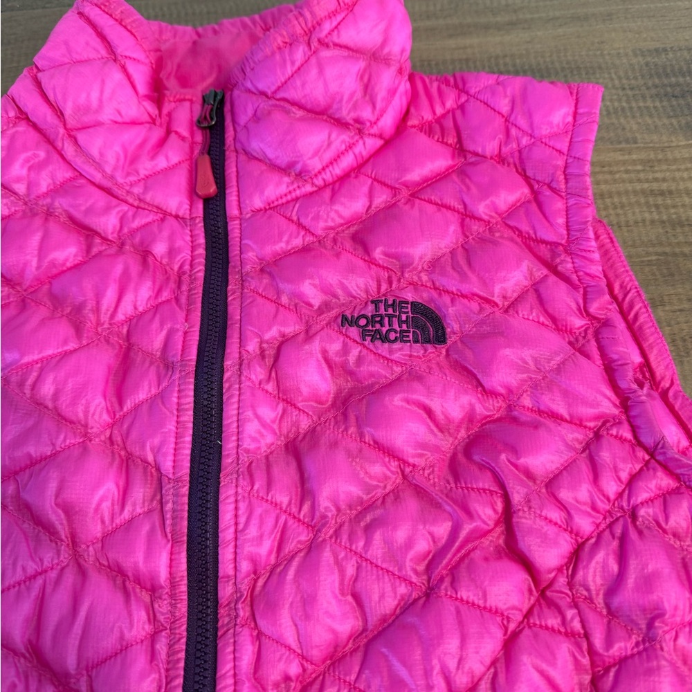 The North Face Pink Thermoball Quilted Vest - Picture 3 of 6